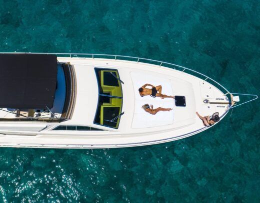 Corfù Motorboat Vanquish Vanquish 43 alt tag text