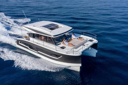 Hire Motorboat Fountaine Pajot MY4.S Marsala