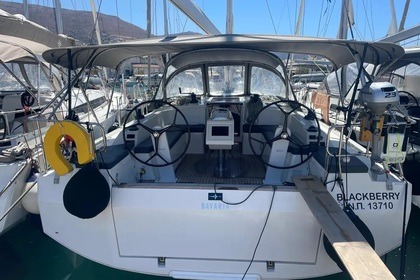 Noleggio Barca a vela  Bavaria C42 Paro
