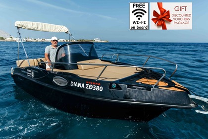 Verhuur Motorboot Nireus Ω53 Elegance Black Edition Thera