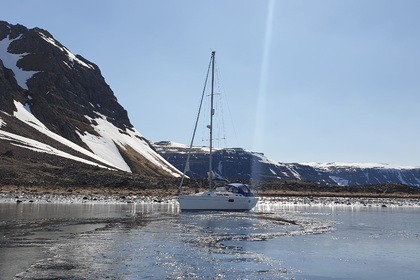 Charter Sailboat Beneteau Oceanis 351 Reykjavík