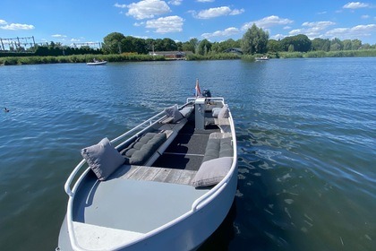 Charter Boat without licence  3d Tender 635 Lux Barendrecht