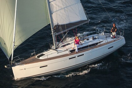 Charter Sailboat Jeanneau Sun Odyssey 419 Praslin