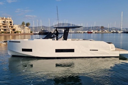 Rental Motorboat DE ANTONIO DE ANTONIO D42 Grimaud