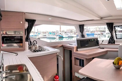 Hire Catamaran  Lucia 40 Tivar