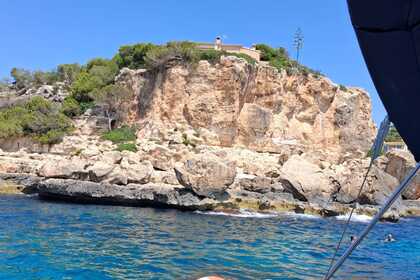 Hire Sailboat Jeanneau Sun Odyssey 37 Mallorca