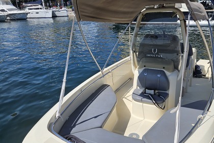 Miete Motorboot Invictus Invictus 200 Rijeka