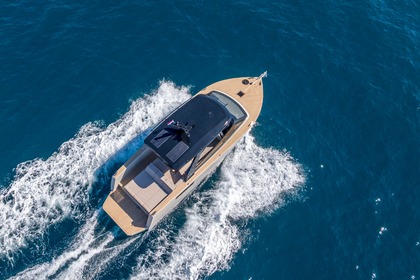 Charter Motorboat Colnago 35 Open Split
