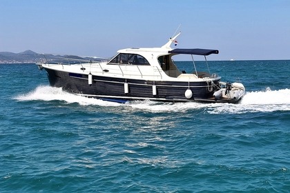 Miete Motorboot Adriana 44 BT Kroatien
