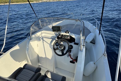 Miete Motorboot Jeanneau Cap Camarat 5.5 Cc Šibenik