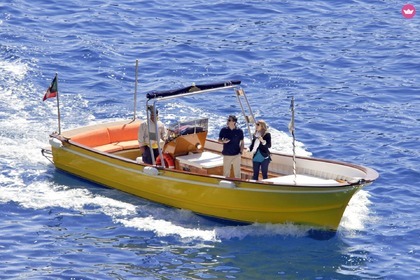 Verhuur Motorboot APREAMARE LANCIA Capri