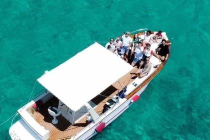 Charter Motorboat Petrachi 30 Santa Maria di Leuca