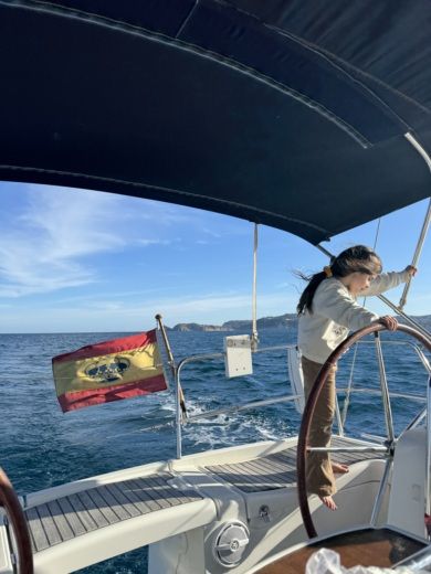 Denia Sailboat Beneteau Oceanis 40 alt tag text