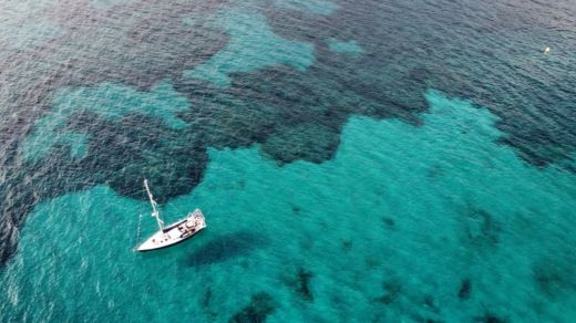 Йер Sailboat BENETEAU OCEANIS 423 alt tag text