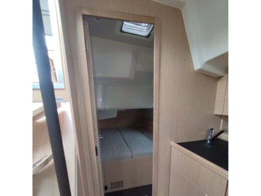 Sailboat  Bavaria C38 (2 heads) boat plan