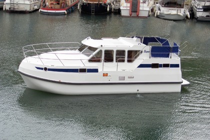 Charter Houseboat Custom Tarpon 32 (Languimberg) Languimberg