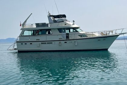 Rental Motorboat Hatteras 65 Çeşme