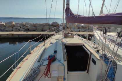 Charter Sailboat Jeanneau Sun Rise 34 Istres