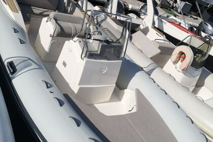 Rental RIB CAPELLI TEMPEST 775 Cavalaire-sur-Mer