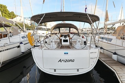 Charter Sailboat Bavaria Yachtbau Bavaria Cruiser 34 Šibenik