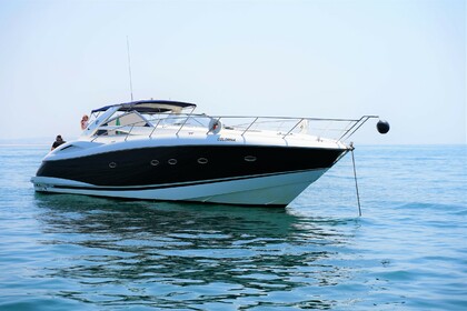 Hire Motorboat SUNSEEKER PORTOFINO 53 Quarteira