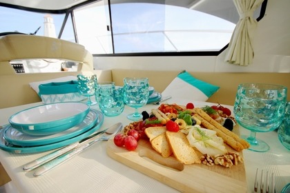 Verhuur Motorjacht Beneteau Antares 11 Caniçal