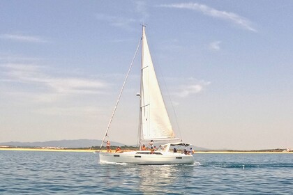 Charter Motorboat Beneteau Oceanis 41.1 Portimão