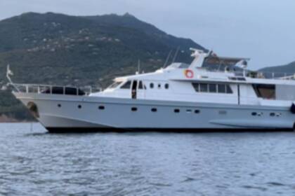 Location Yacht à moteur Cantieri Lavagna Admiral 87 Marseille