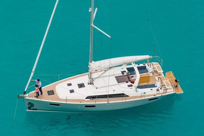 Hire Sailboat Beneteau Oceanis 41.1 Dénia