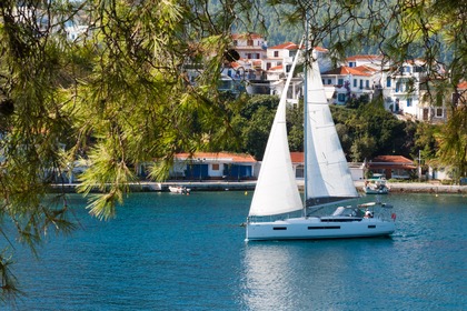 Charter Sailboat Jeanneau Sun Odyssey 490 Skopelos