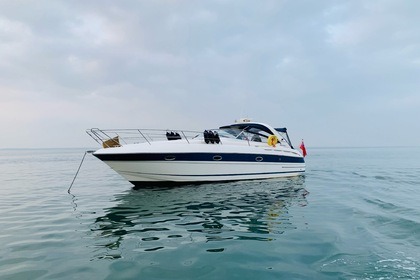 Rental Motorboat Bavaria 35 Sport Southampton