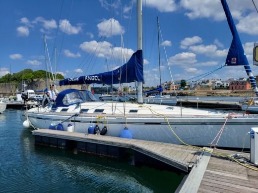 Arzon Sailboat BENETEAU FIRST 45 alt tag text