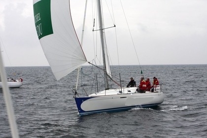 Charter Sailboat BENETEAU FIRST 31.7 Brest