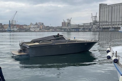 Charter Motorboat Baia 33 Capri