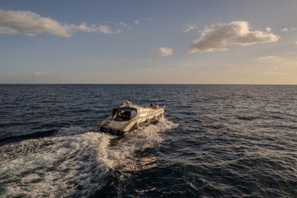 Aluguel Iate a motor Azimut Azimut 55 Funchal