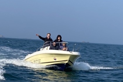 Hire Motorboat Jeanneau Cap Camarat 515 Saint-Malo