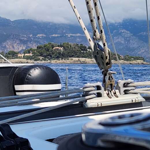 Νίκαια Sailboat Beneteau oceanis 343 alt tag text