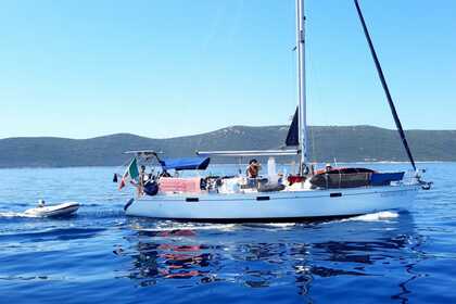 Charter Sailboat Beneteau Oceanis 43 Ancona