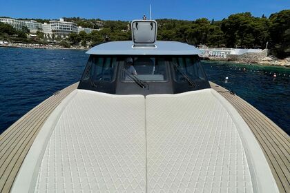 Rental Motorboat COLNAGO 45 CABIN Hvar