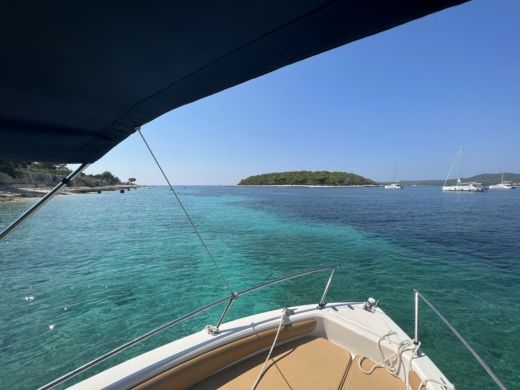 Vela Luka Motorboat Voyage 18 alt tag text