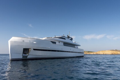 Charter Motor yacht  Bugari 100 Piraeus