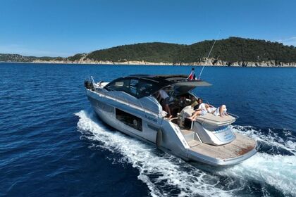 Location Bateau à moteur Cranchi M 44 Saint-Tropez