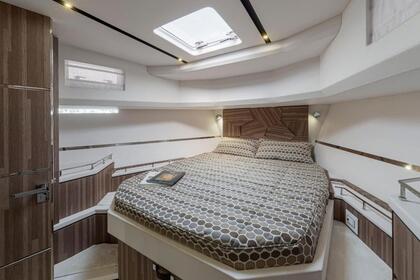 Alquiler Yate a motor EVO YACHT R6 Cannes