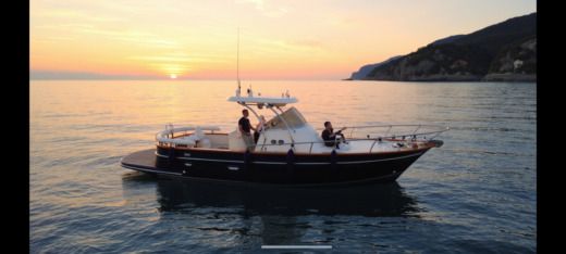 Motorboat Venere Venere 28 flash Boat layout