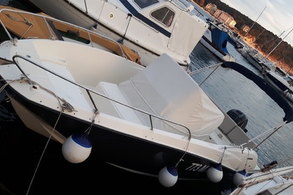 Verhuur Motorboot QUICKSILVER 675 activ open Makarska