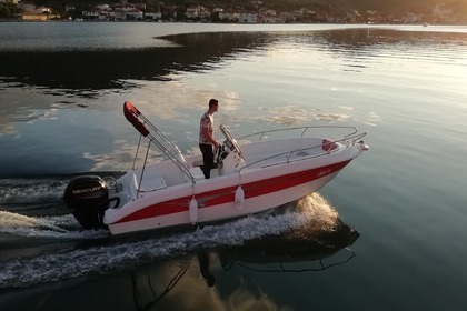 Charter Motorboat Salmeri Syros 190 Vinišće