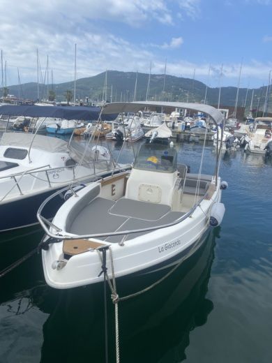 Специя Without license Sessa Marine Key Largo 19 alt tag text