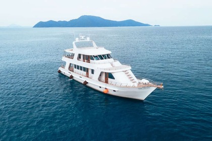 Miete Motoryacht Custom 90' Phuket