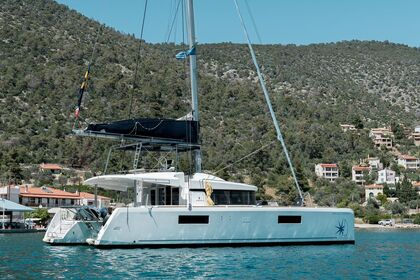 Charter Catamaran Lagoon 52 Laurium