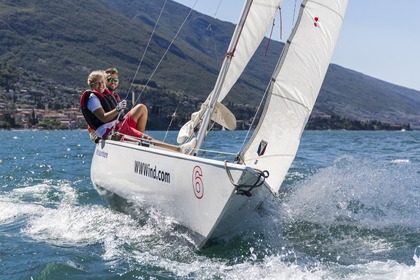 Verhuur Zeilboot Elvstrøm Soling Keelboat Malcesine